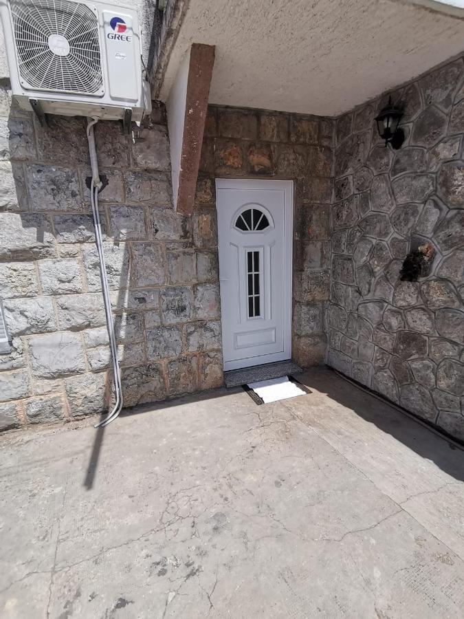 Trilj Apartman Jurika Exterior foto